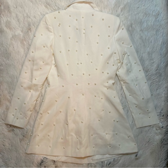NEW! White Boohoo Pearl Blazer Dress - Picture 2 of 2